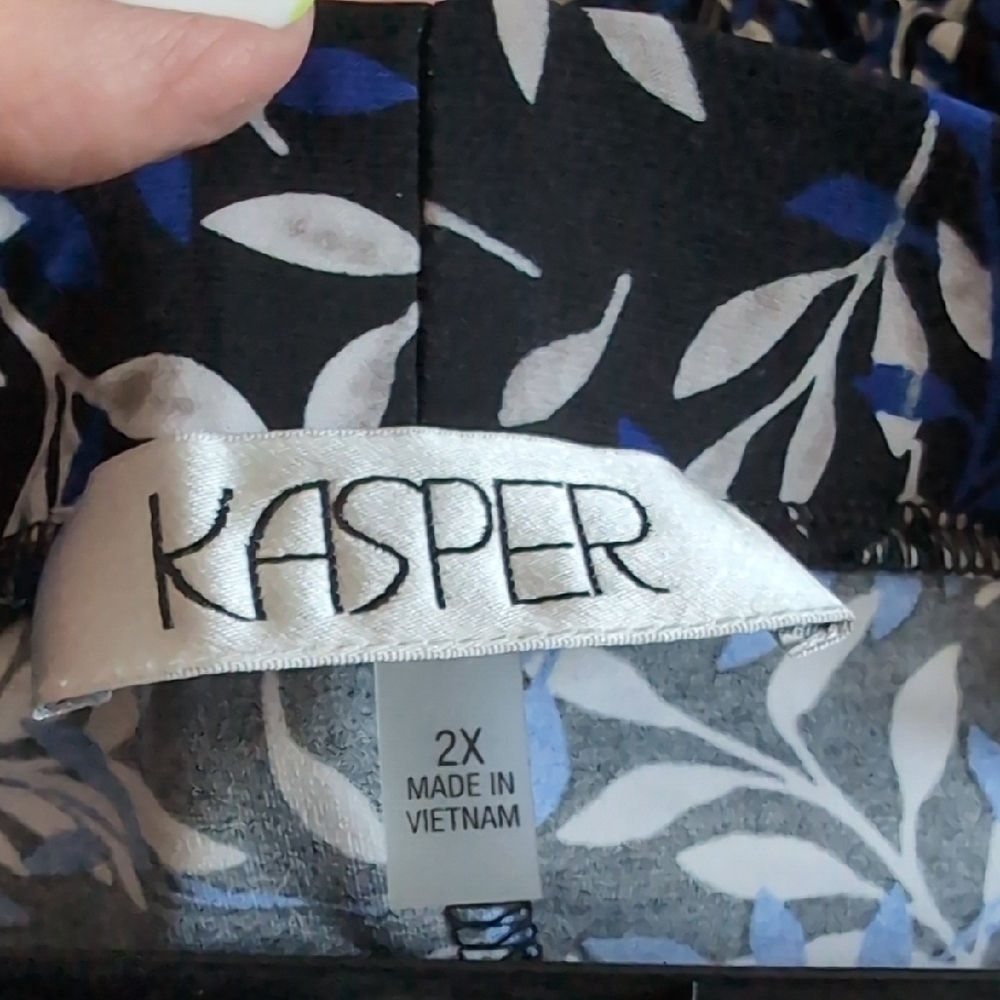 Elegant Blue Leaf Print Skirt - Picture 2 of 3